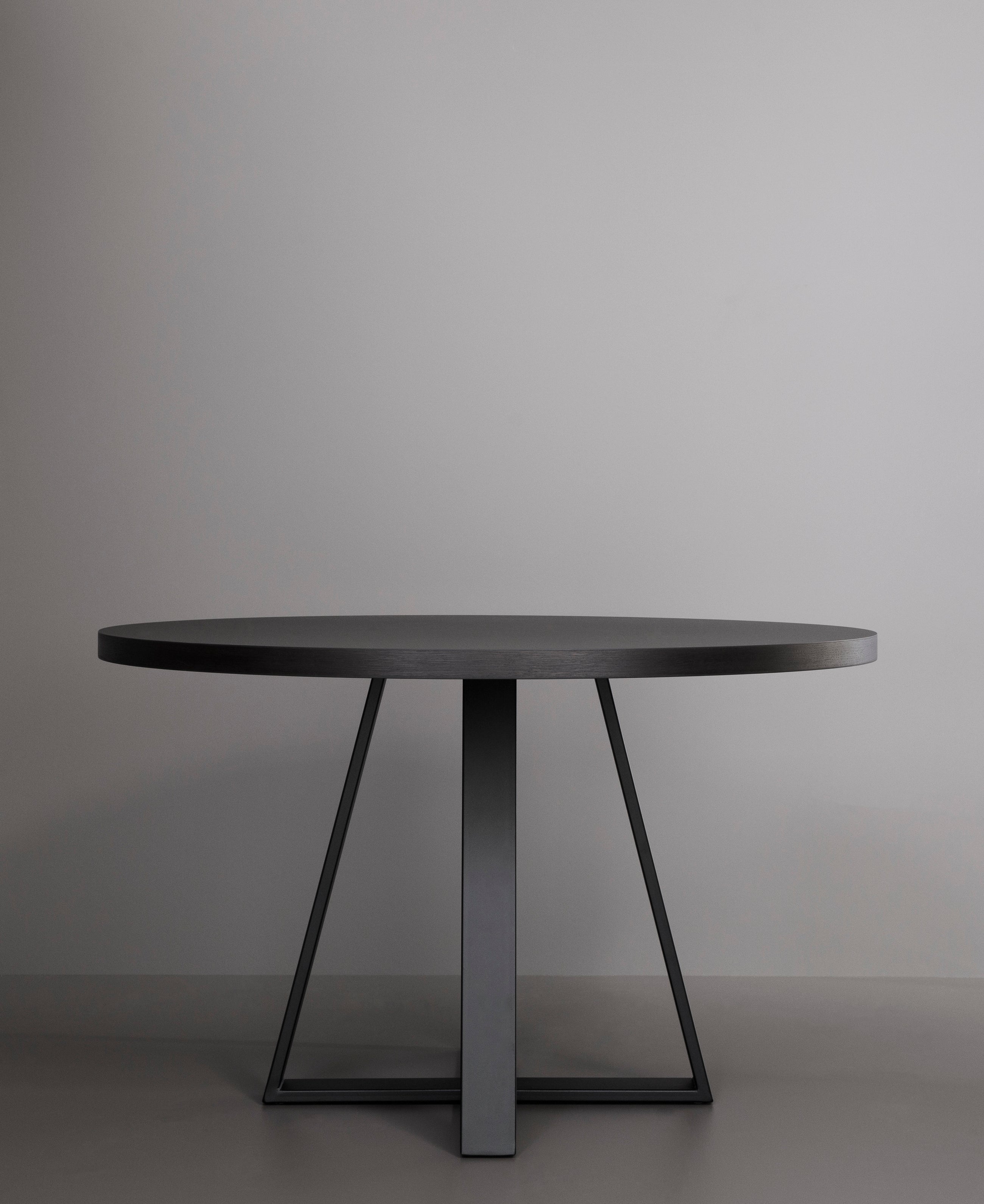 Dining table ø120 cm