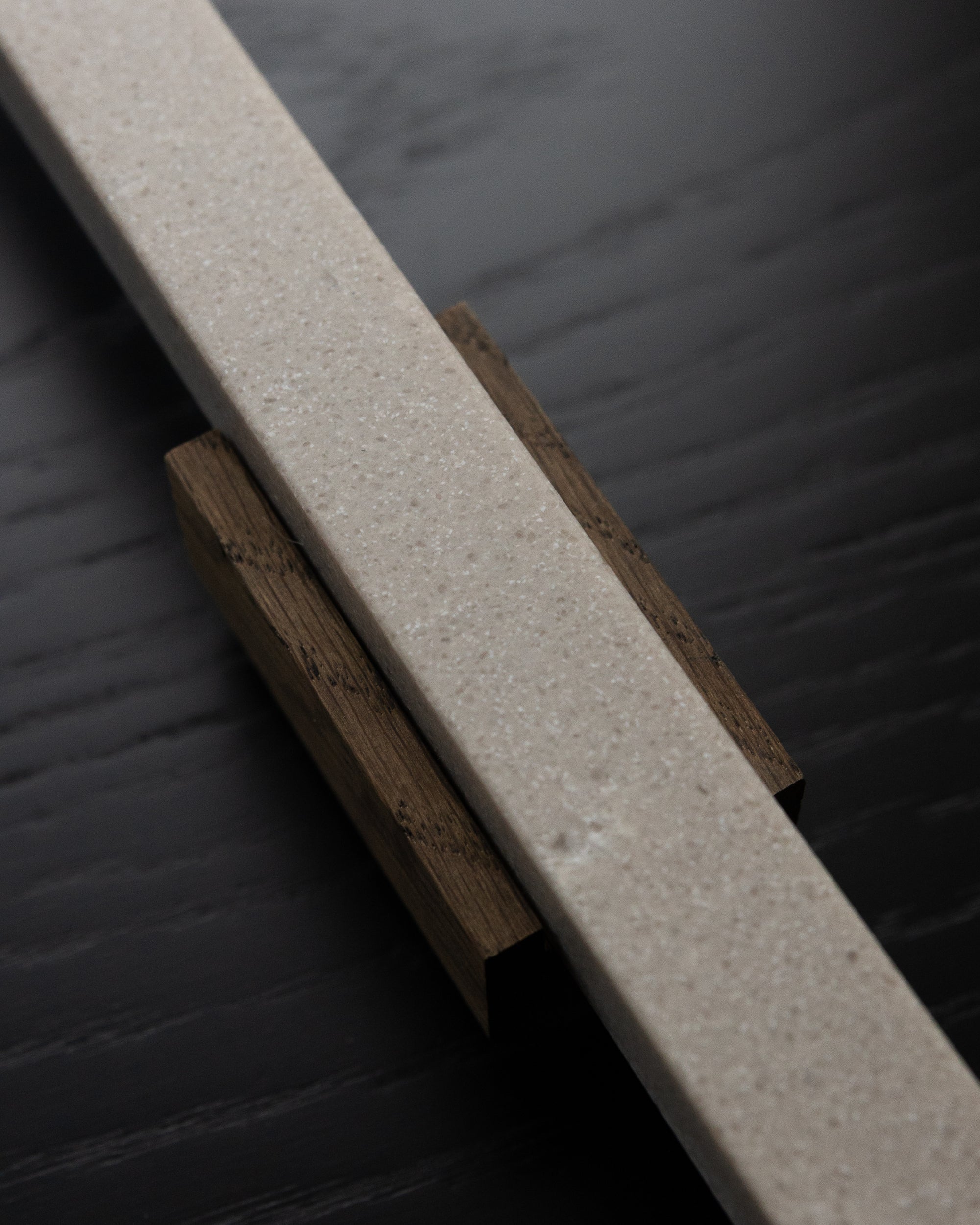 Snagi, samspil steins og viðar