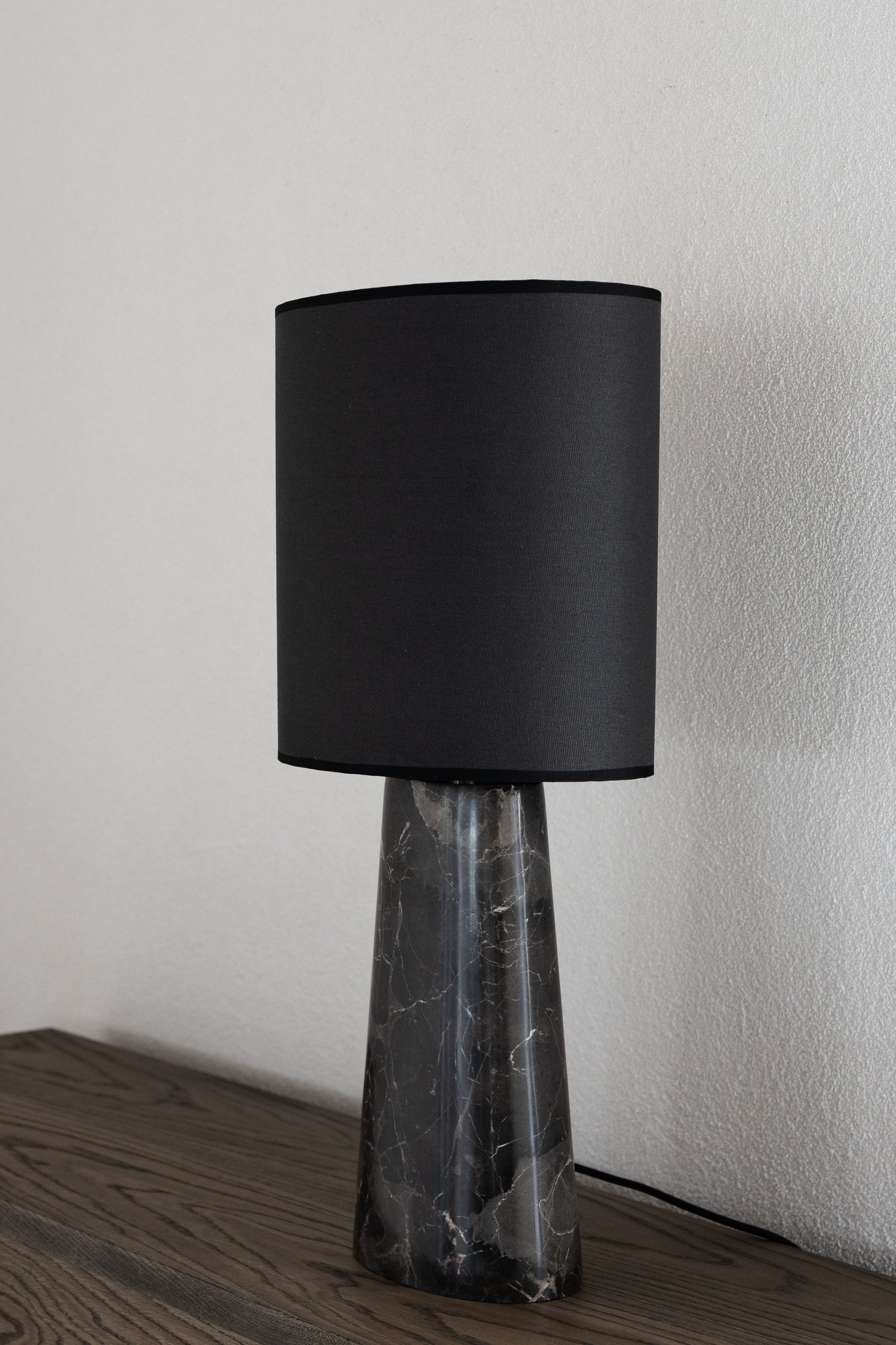 Table lamp | Dark